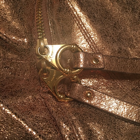 B Makoski Gold Metallic Handbag - Picture 3 of 12